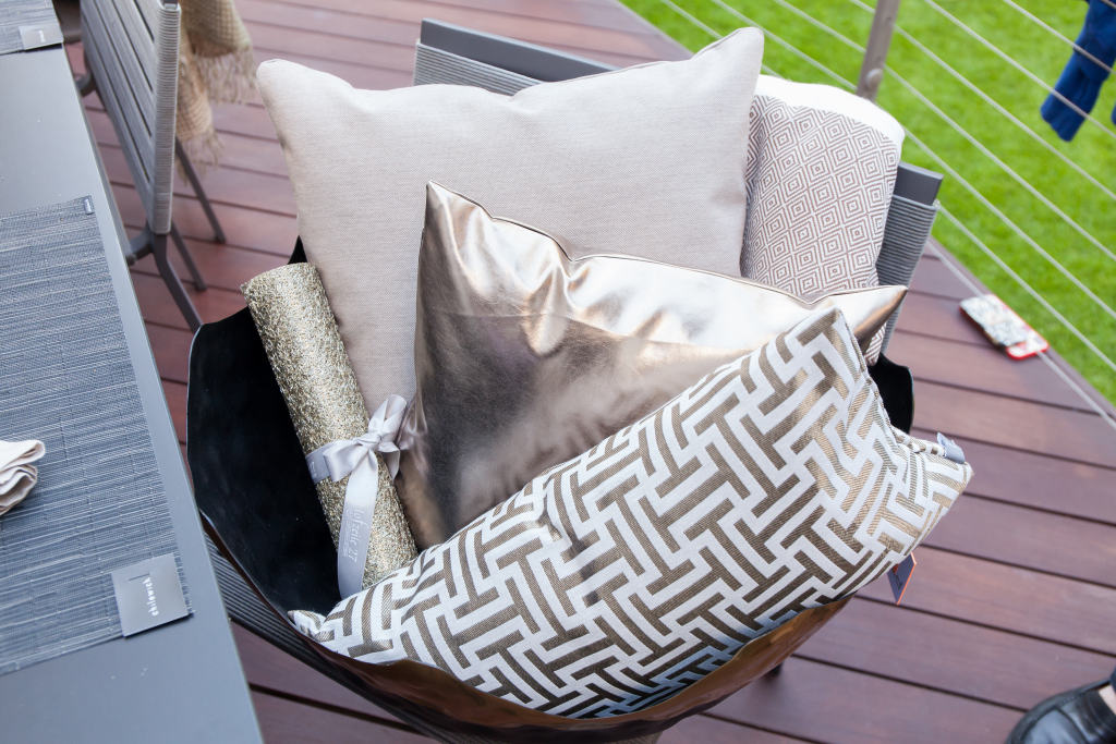 Tischware, bunte Gartenschläuche, Gläserset, bunte Gläser, Strandkörbe, Badetasche Damen, Ibiza, Geschenk, Hochzeit, Gießkanne, Garden Glory, Gartenaccessoires, 1190, Wien, Homestore by Hofzeile27, Geschenkideen, Gartenparty, Gartendekoration, Gartendeko, Gartenzubehör